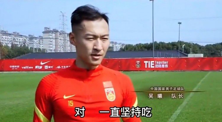 一些超现实的东西突然闯入了现实世界，我们不再能够一目了然地分清哪些是事实，哪些是神话，哪些是物质，哪些是幻象……王小鲁：我的感觉是，它就是中国的这么一个缩影。